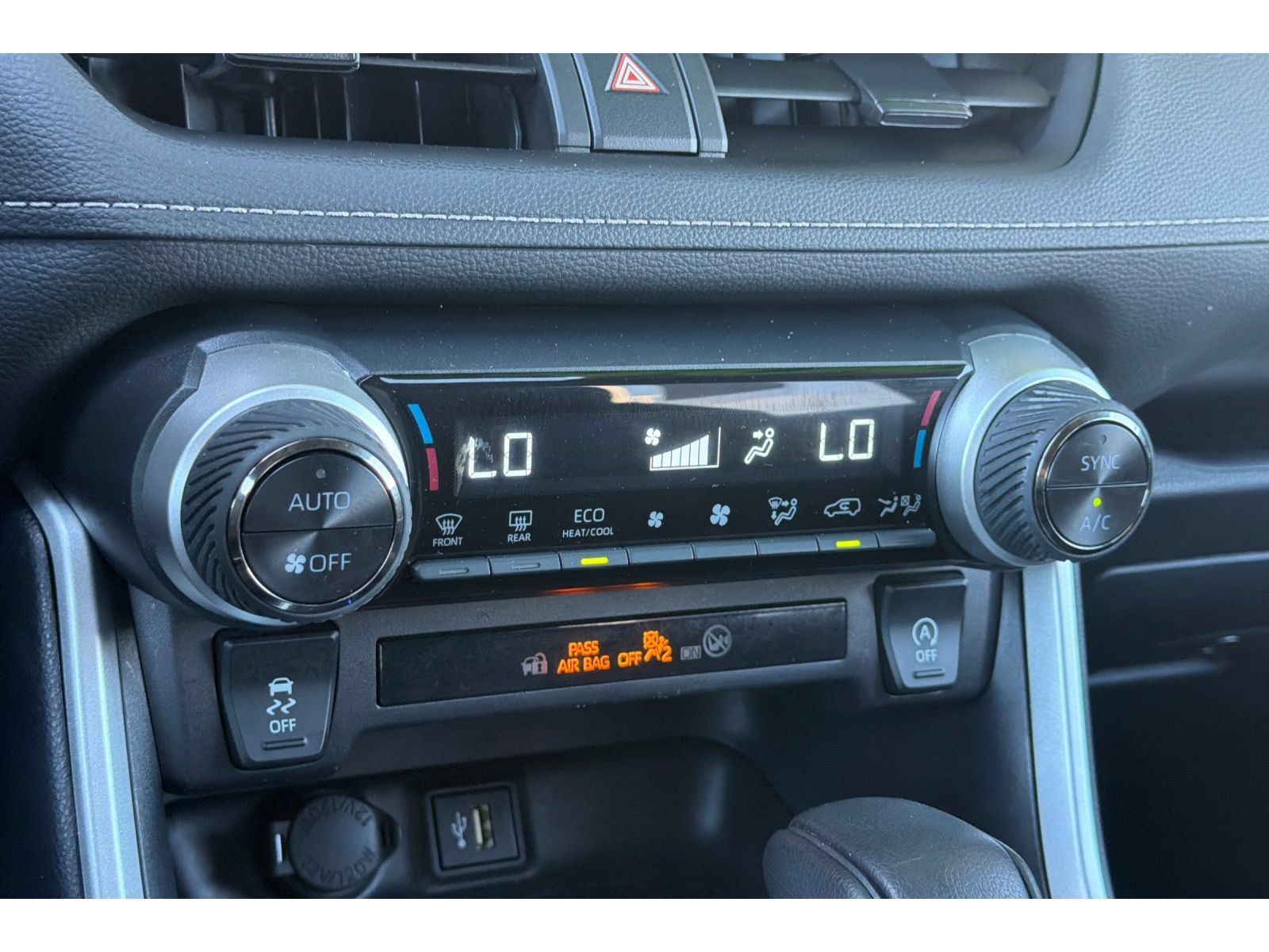 Used 2025 Toyota RAV4 XLE FWD image 23