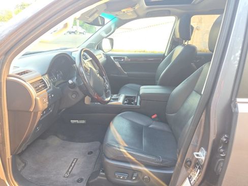 Used 2016 Lexus GX 460 Luxury w/ Preferred Accessory Package AWD/4WD image 25