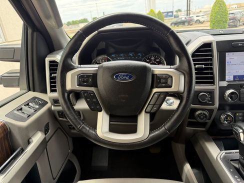 Used 2019 Ford F150 Lariat w/ Equipment Group 502A Luxury AWD/4WD image 8