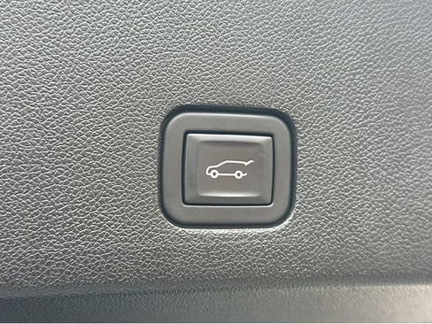 Certified 2023 Cadillac XT6 Premium Luxury FWD image 13