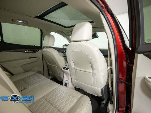 Used 2022 Buick Envision Avenir w/ Technology Package II FWD image 38