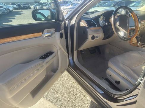 Used 2014 Chrysler 300 C image 6