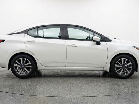 Used 2025 Nissan Versa SV FWD image 8