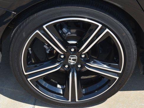 Certified 2025 Honda Accord Sport image 9