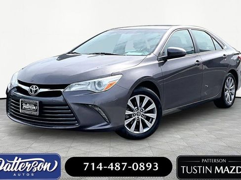 Used 2017 Toyota Camry XLE FWD image 1