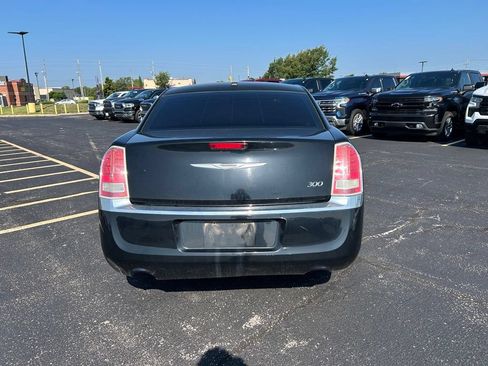 Used 2014 Chrysler 300 RWD image 10