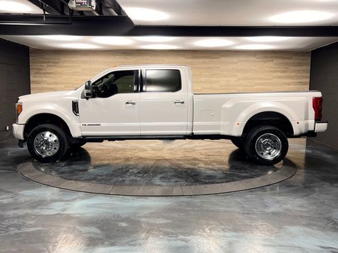 Used 2017 Ford F450 Platinum w/ Platinum Ultimate Package image 17