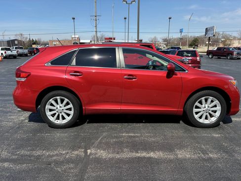 Used 2010 Toyota Venza image 2