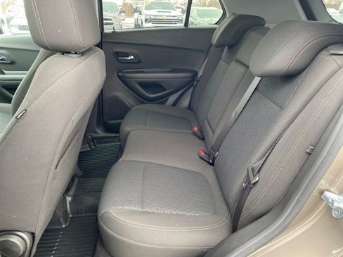 Used 2022 Chevrolet Trax LS w/ Tint and Cruise Package image 16