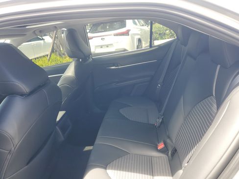 Used 2024 Toyota Camry SE w/ Convenience Package image 10