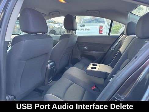 Used 2016 Chevrolet Cruze LT image 9