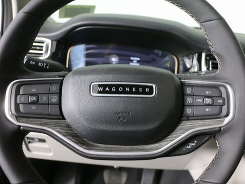 New 2024 Jeep Wagoneer L Series III w/ Premium Group I image 16