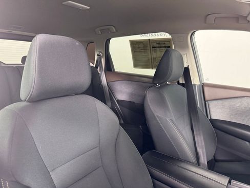 Used 2023 Nissan Rogue S image 31