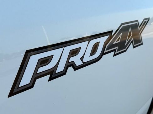 Used 2023 Nissan Titan PRO-4X w/ Pro-4x Convenience Package AWD/4WD image 5