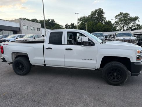 Used 2019 Chevrolet Silverado 1500 W/T w/ WT Convenience Package AWD/4WD image 2