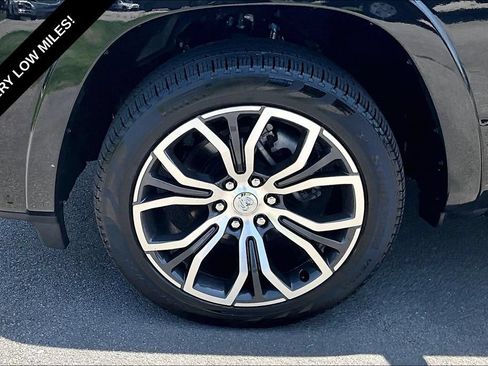 Used 2025 RAM 1500 Tungsten AWD/4WD image 8