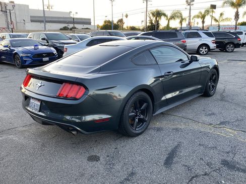 Used 2015 Ford Mustang Coupe image 7