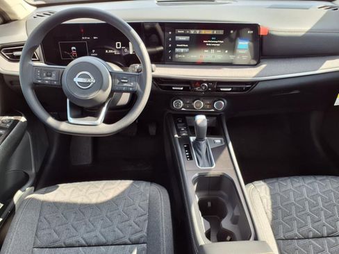 New 2025 Nissan Kicks SV w/ SV Premium Package image 11