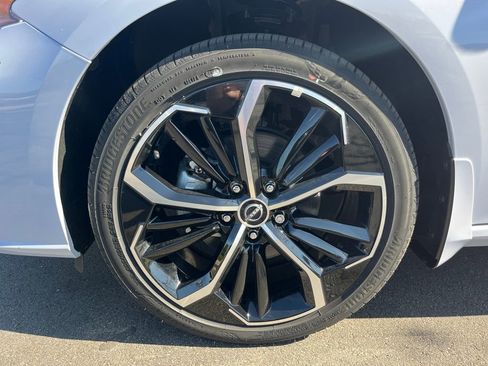 New 2025 Nissan Altima 2.5 SR image 9