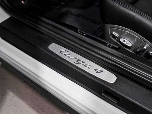 Used 2017 Porsche 911 Targa 4 AWD/4WD image 29