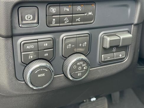 New 2026 Chevrolet Tahoe Premier AWD/4WD image 15