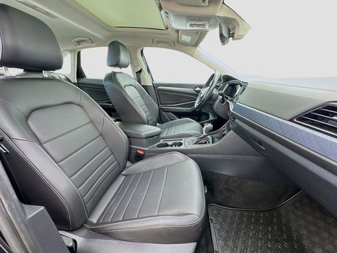 Used 2023 Volkswagen Jetta SE FWD image 19