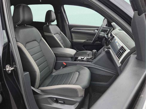 Used 2023 Volkswagen Atlas Cross Sport SEL Premium R-Line image 24