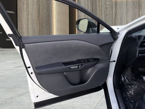 Used 2025 Lexus RZ 450e image 22