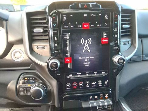 Used 2020 RAM 1500 Big Horn AWD/4WD image 14