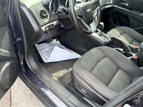 Used 2014 Chevrolet Cruze LT FWD image 10