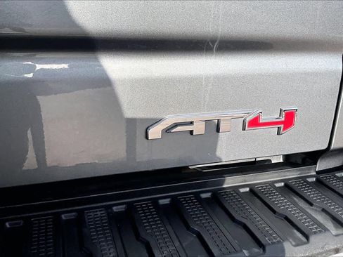 Used 2021 GMC Sierra 1500 AT4 w/ AT4 Premium Package AWD/4WD image 10