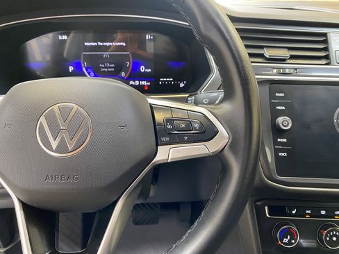Used 2024 Volkswagen Tiguan SE image 31
