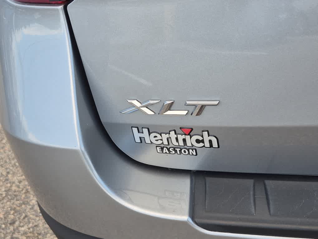 Used 2024 Ford Explorer XLT w/ Equipment Group 202A AWD/4WD image 26