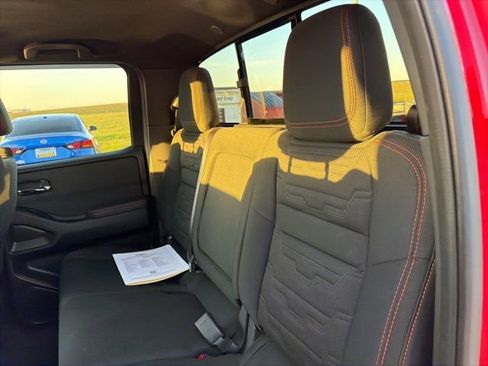 Used 2024 Nissan Frontier PRO-4X w/ Technology Package image 13
