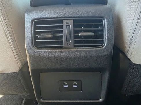 Used 2024 Nissan Rogue SV AWD/4WD image 17