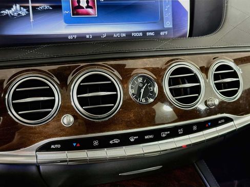 Used 2018 Mercedes-Benz S 560 4MATIC Sedan image 17