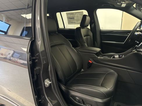New 2026 Jeep Grand Cherokee L Limited AWD/4WD image 37