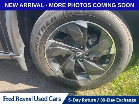 Used 2024 Nissan Rogue SV w/ SV Premium Package AWD/4WD image 16