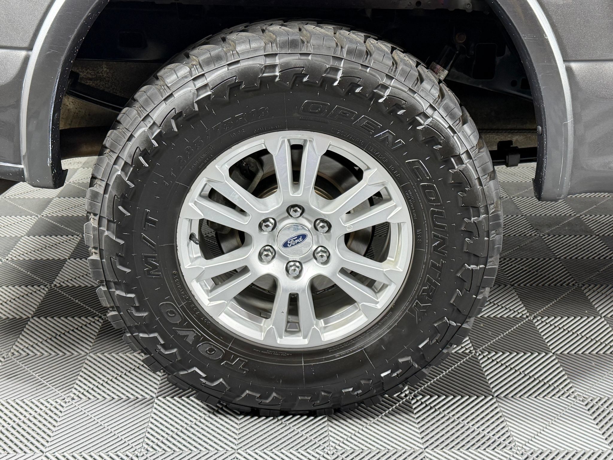 Used 2017 Ford F150 Lariat w/ Equipment Group 501A Mid AWD/4WD image 14