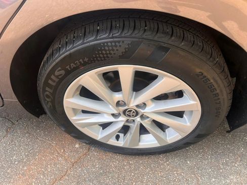 Used 2021 Toyota Camry LE FWD image 13