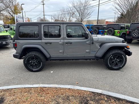 Used 2023 Jeep Wrangler Unlimited w/ Cold Weather Group image 7