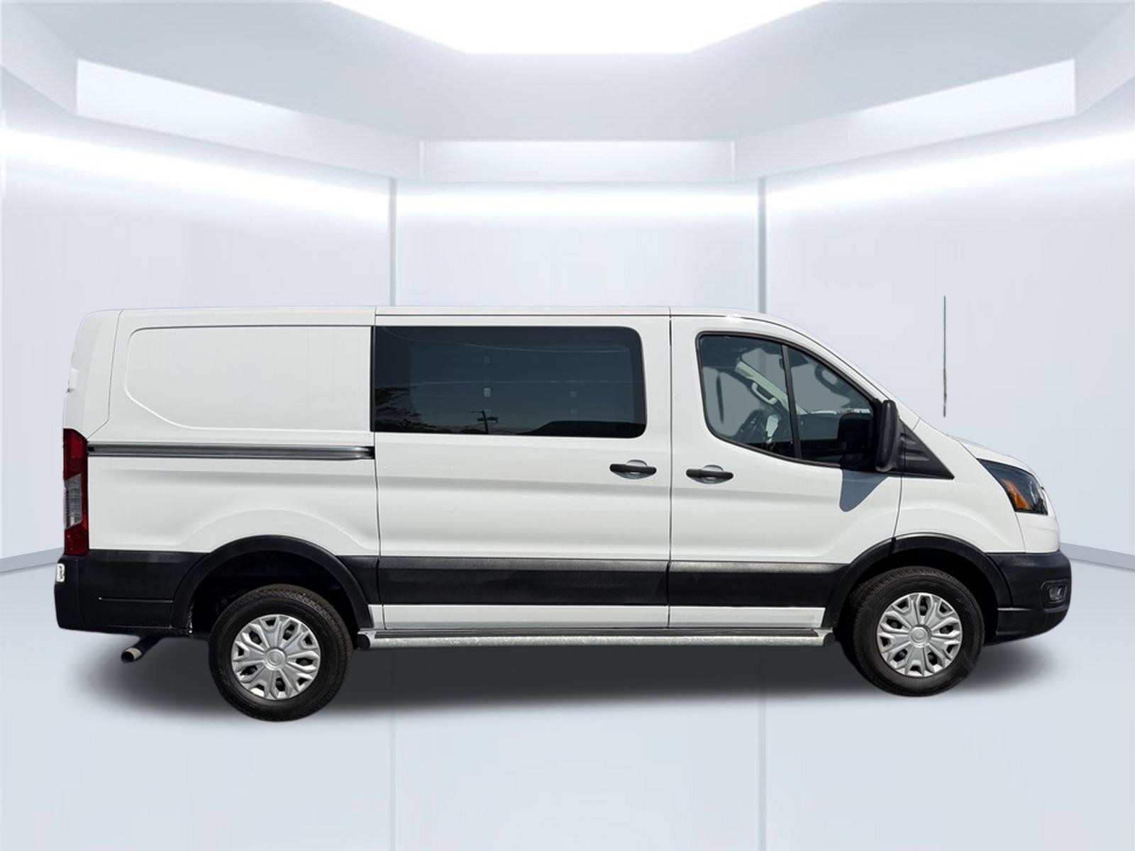 Used 2025 Ford Transit 250 Low Roof w/ Exterior Upgrade Package RWD image 4
