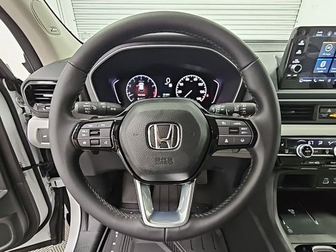 New 2025 Honda Pilot Touring image 26