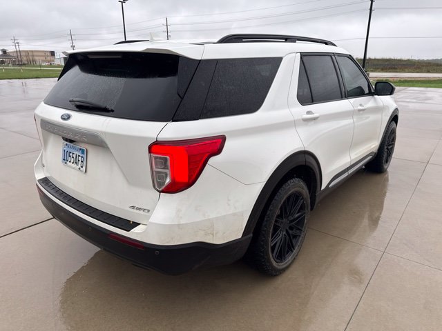 Used 2023 Ford Explorer XLT AWD/4WD image 5