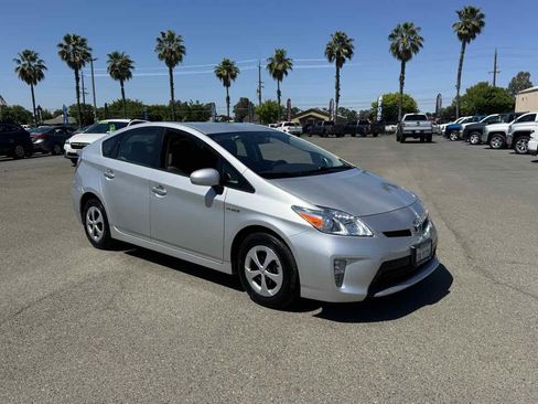 Used 2014 Toyota Prius Two FWD image 11