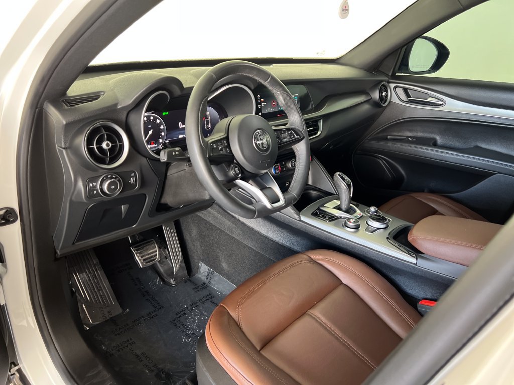 Used 2024 Alfa Romeo Stelvio Ti AWD/4WD image 19