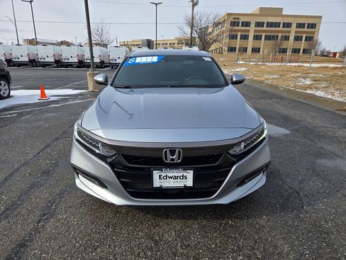 Used 2018 Honda Accord Sport image 9