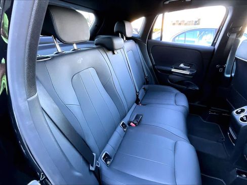 Used 2025 Mercedes-Benz GLA 250 image 19