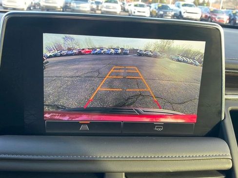 Used 2024 GMC Yukon SLE image 12