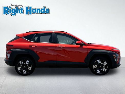 Used 2024 Hyundai Kona SEL AWD/4WD image 9